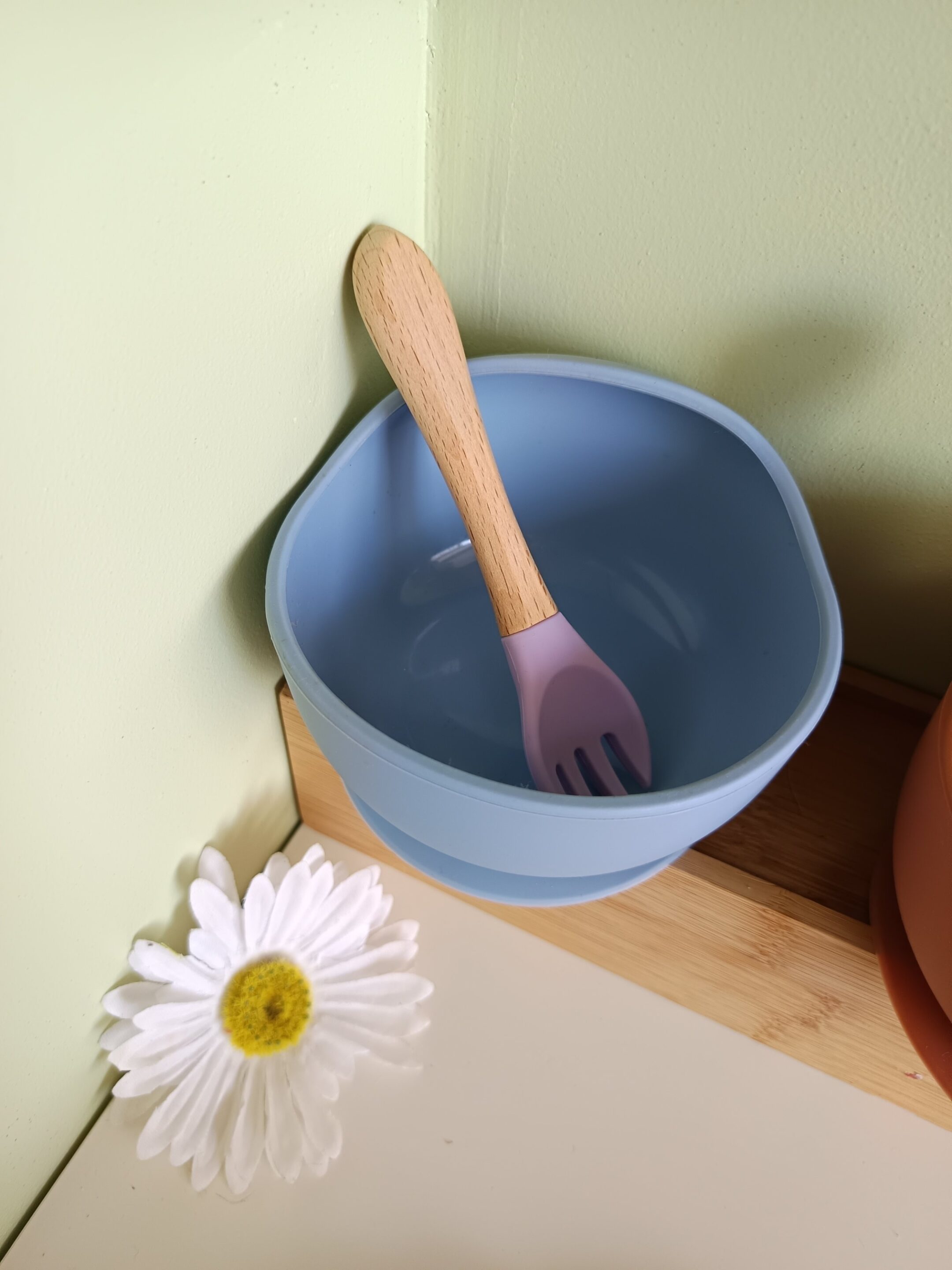 Bol ergonomique et cuillère - Différents coloris – Image 3