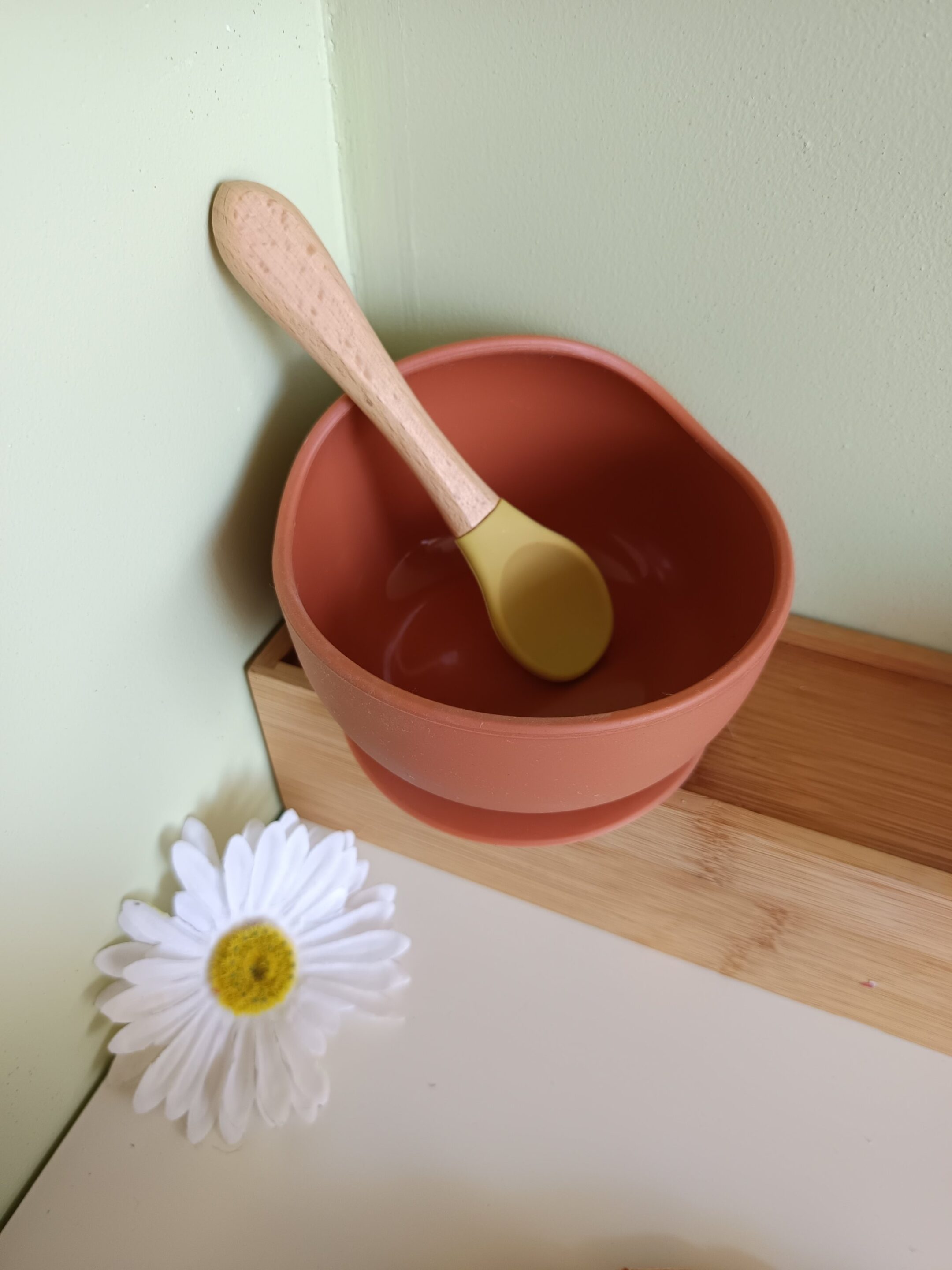Bol ergonomique et cuillère - Différents coloris – Image 4