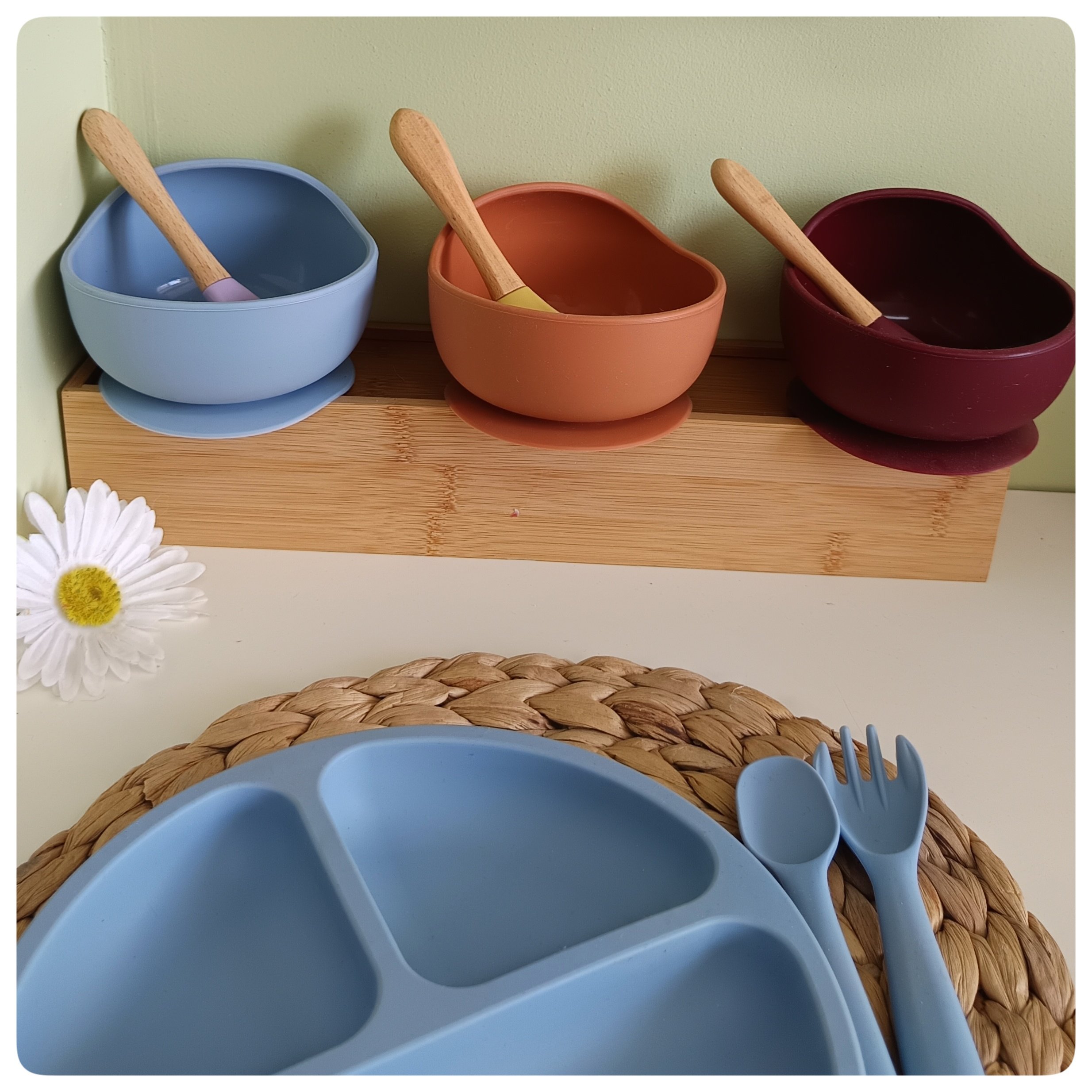 Bol ergonomique et cuillère - Différents coloris
